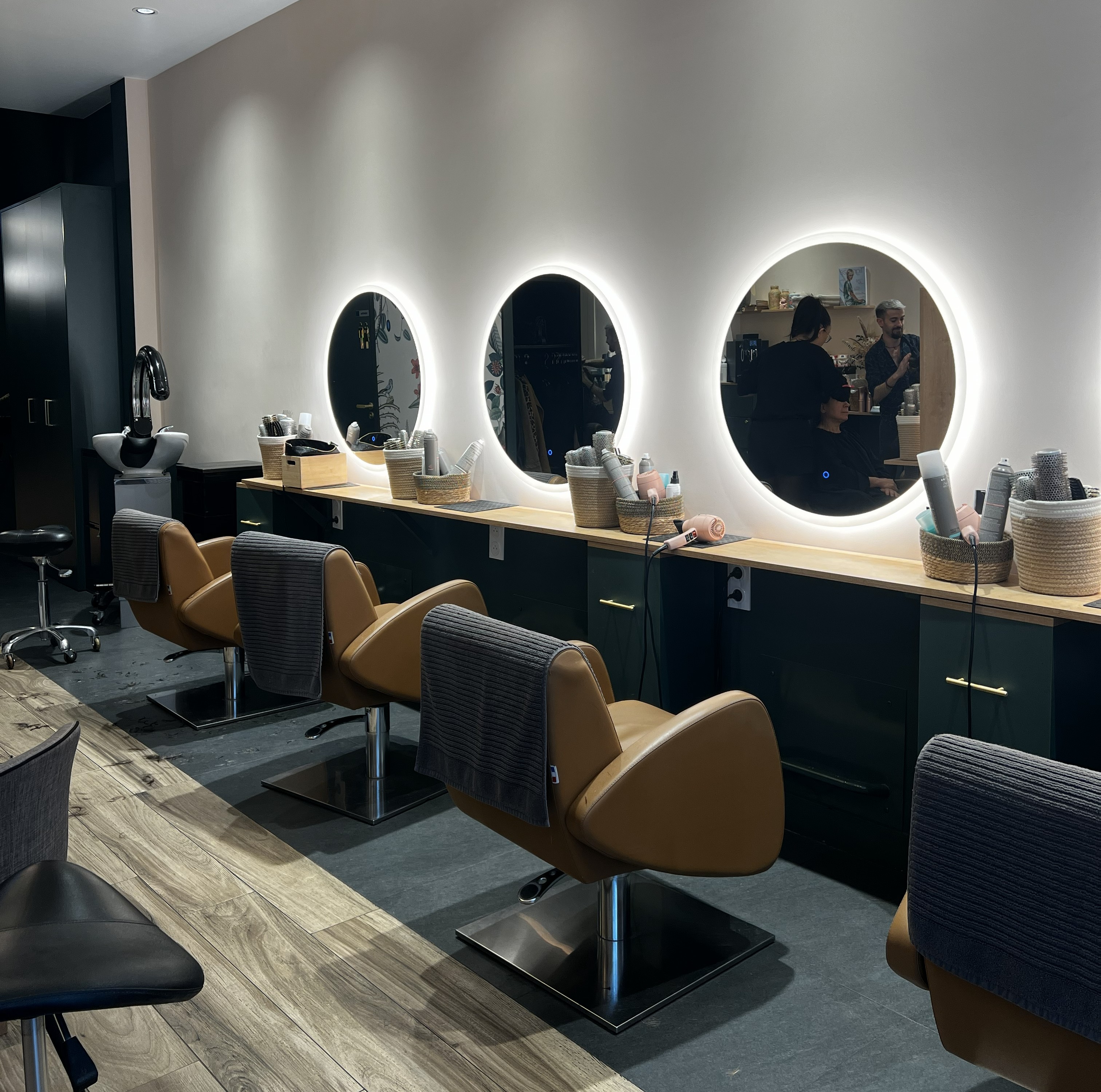 Résultat de la rénovation du salon de coiffure - vue 1